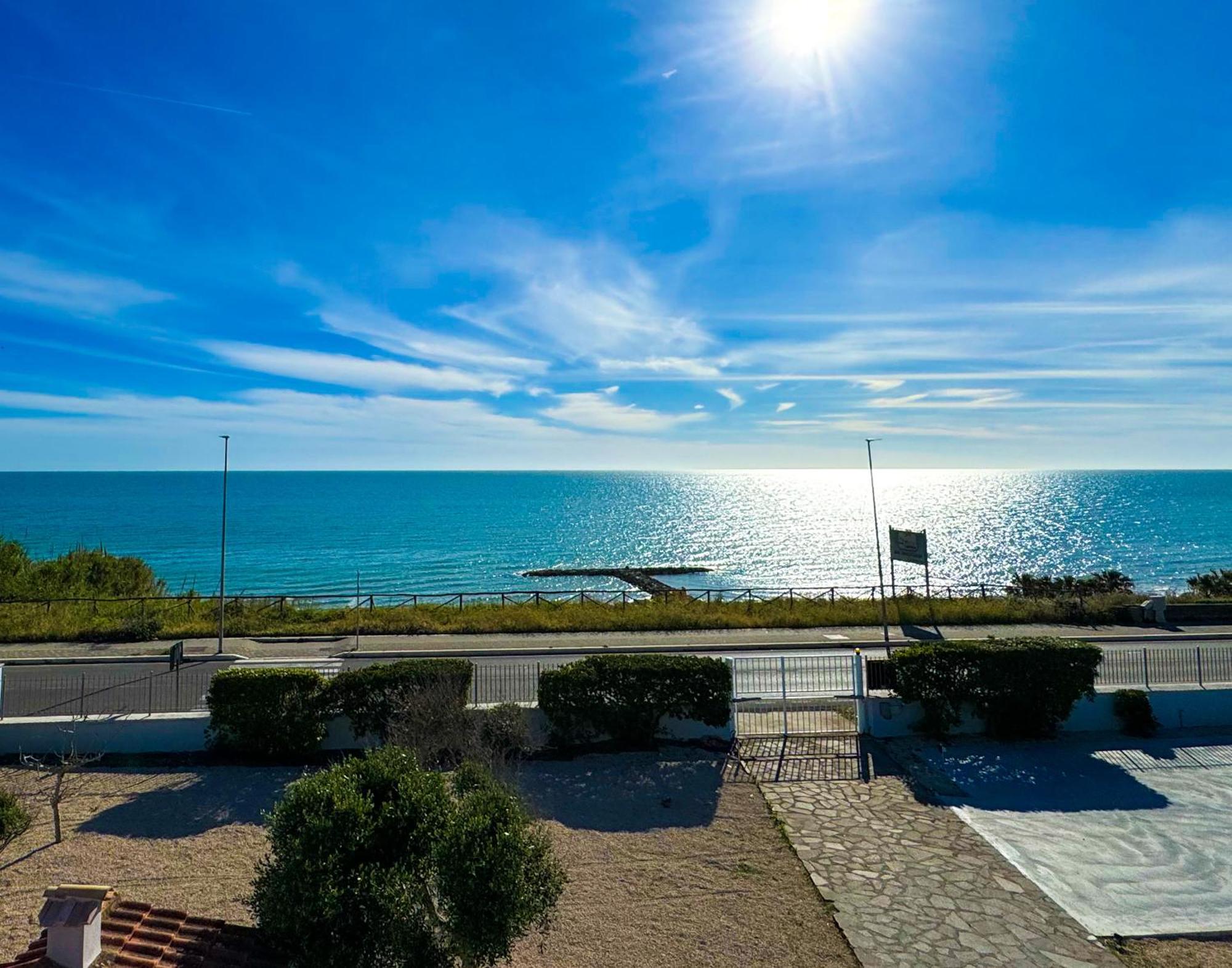 Edo House Anzio - Beachfront - Fronte Mare - Affittacamere المظهر الخارجي الصورة