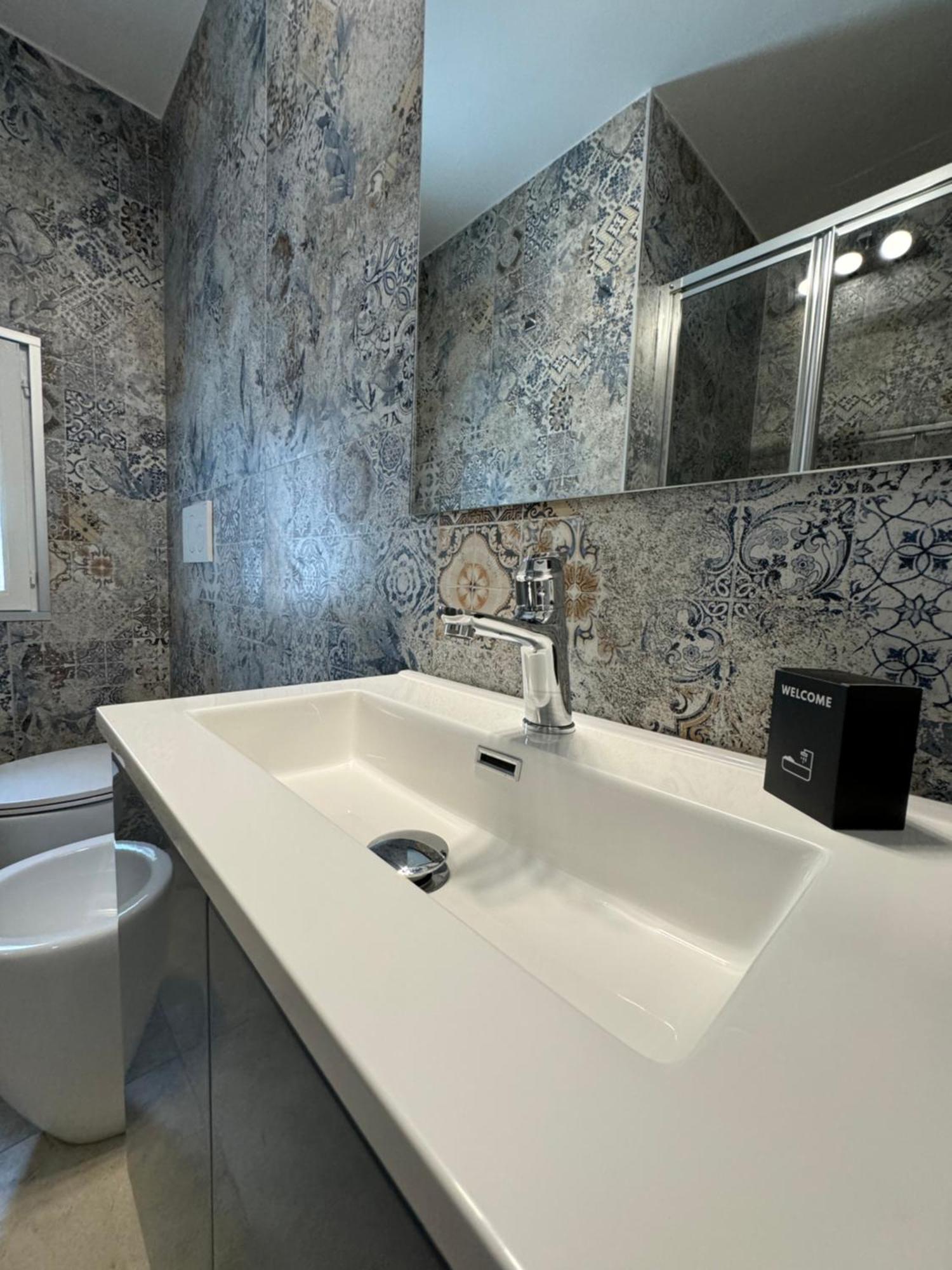 Edo House Anzio - Beachfront - Fronte Mare - Affittacamere المظهر الخارجي الصورة