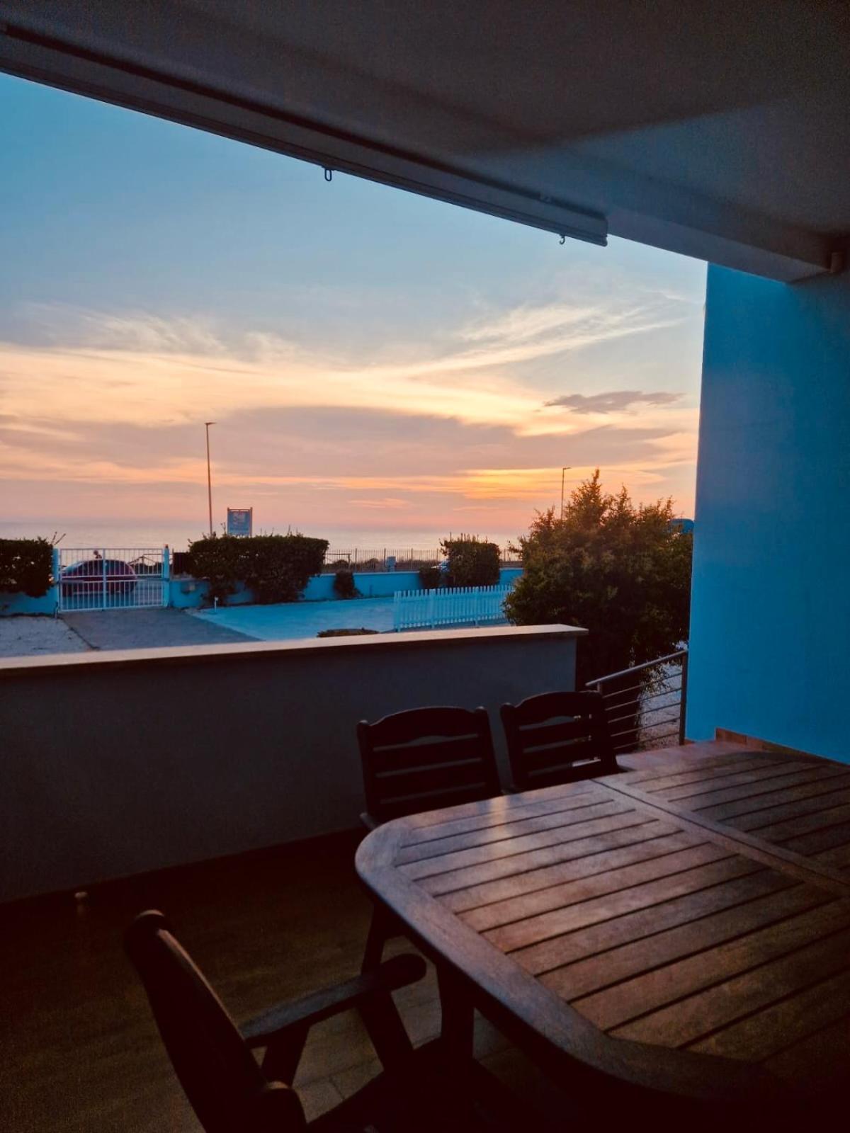 Edo House Anzio - Beachfront - Fronte Mare - Affittacamere المظهر الخارجي الصورة