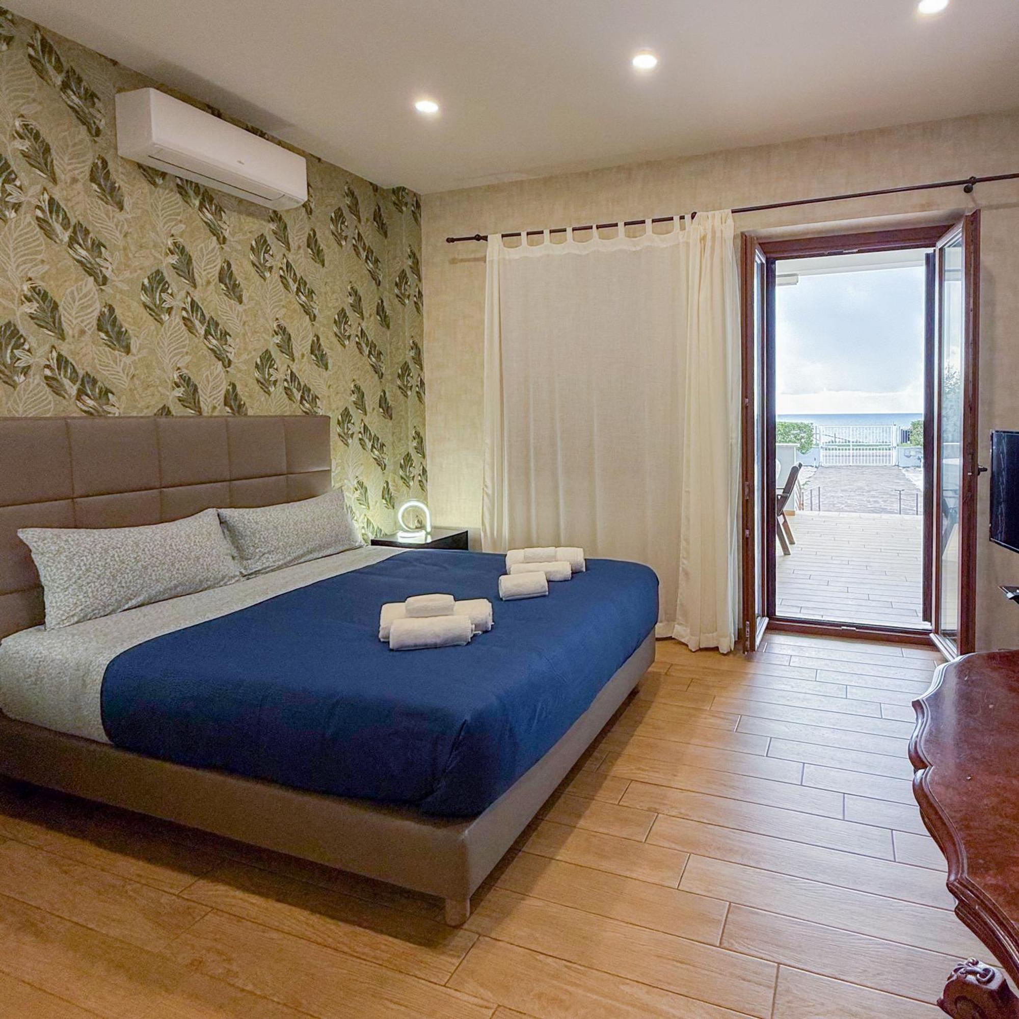 Edo House Anzio - Beachfront - Fronte Mare - Affittacamere المظهر الخارجي الصورة